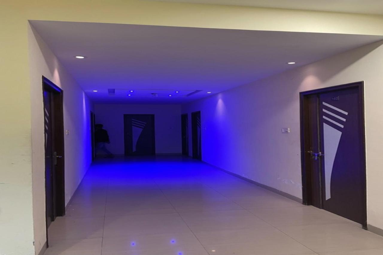 Collection O 84499 Hotel Nakshatra Inn 印多尔 外观 照片