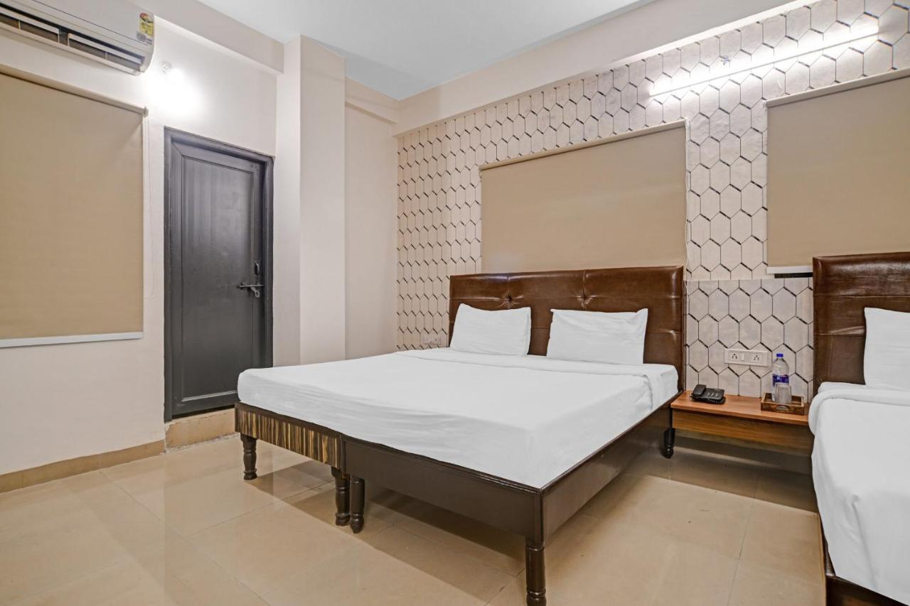 Collection O 84499 Hotel Nakshatra Inn 印多尔 外观 照片