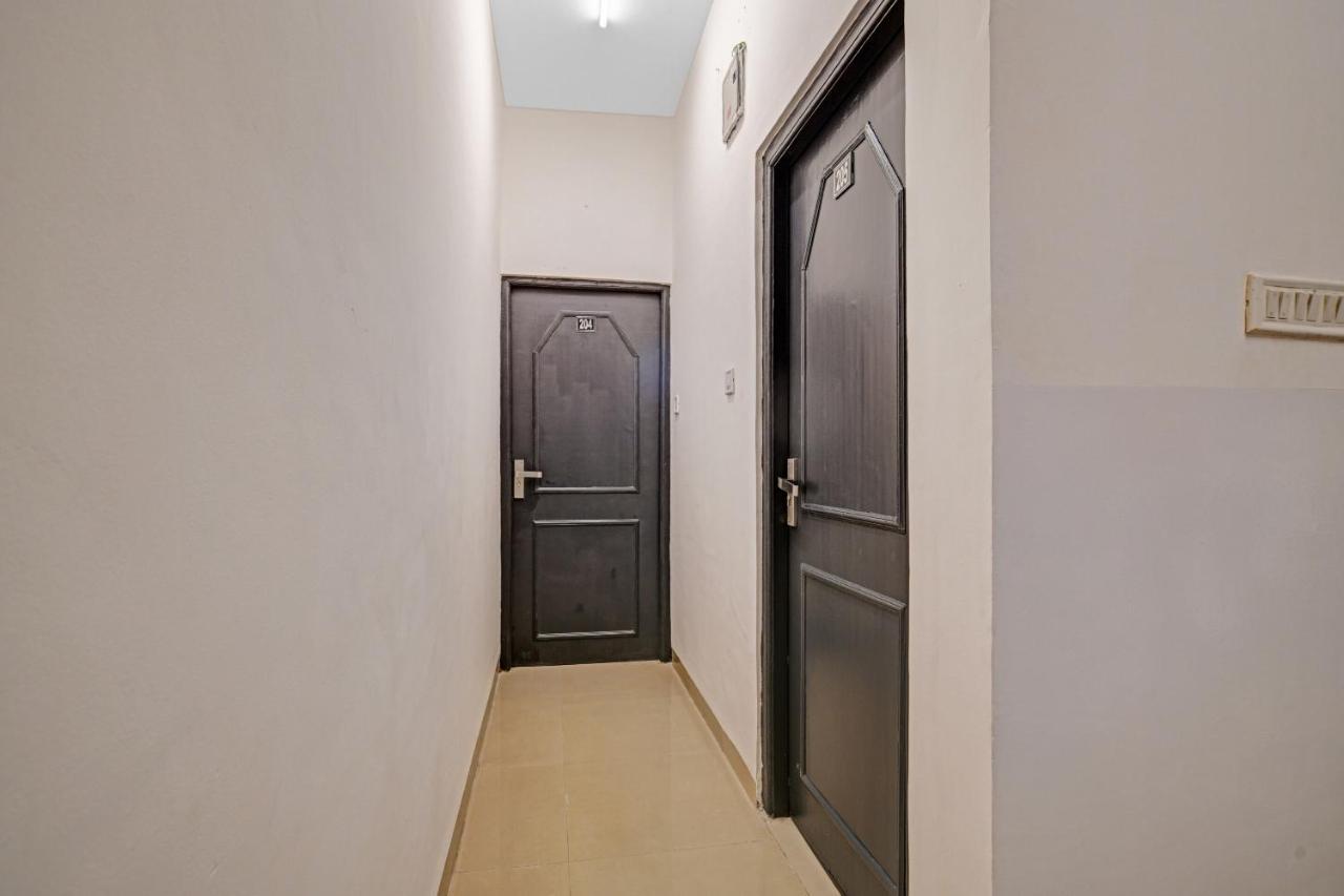 Collection O 84499 Hotel Nakshatra Inn 印多尔 外观 照片