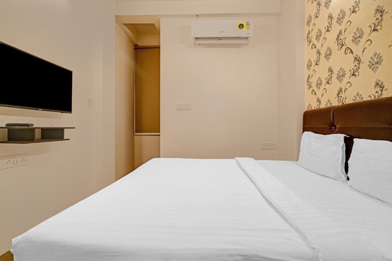 Collection O 84499 Hotel Nakshatra Inn 印多尔 外观 照片